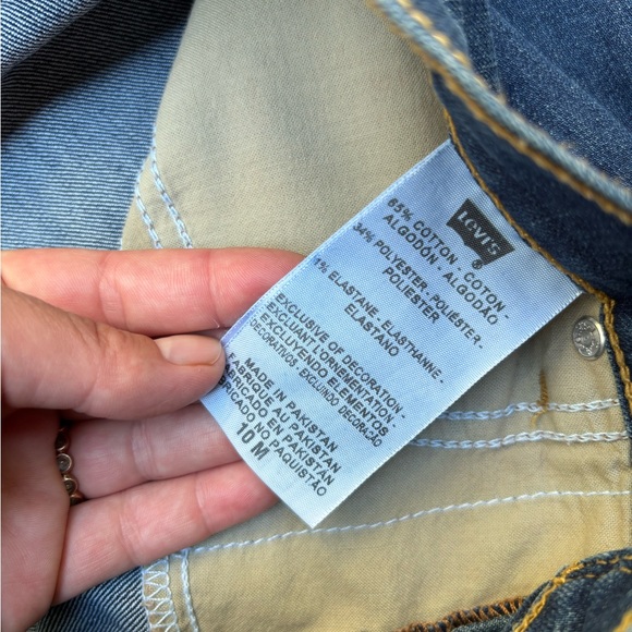 Levi’s Perfectly Slimming Embellished Jeans - Picture 6 of 7